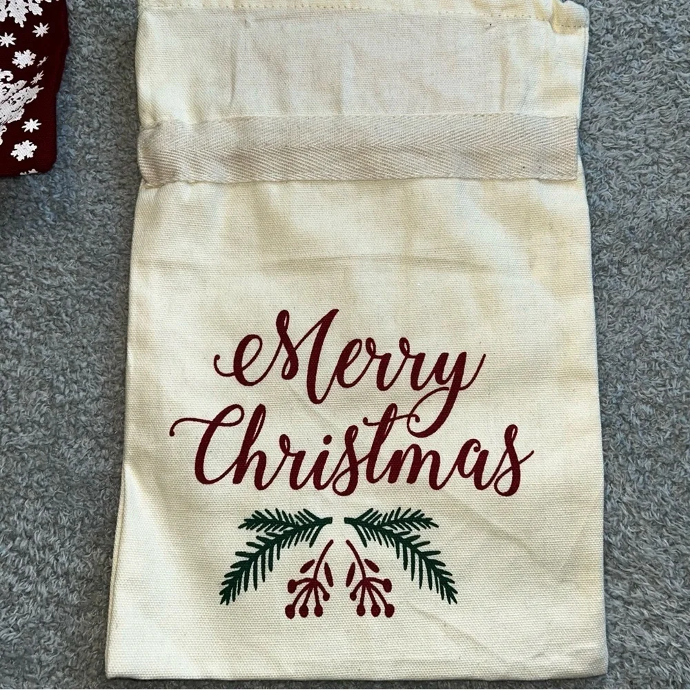 Merry Christmas Gift Bags Set